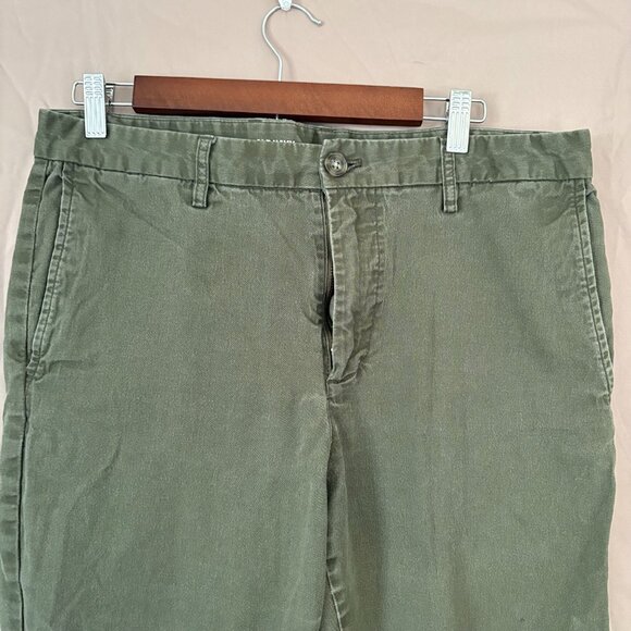 Old Navy Men's Slim Built in Flex Heritage Green Chino Pants Size 34X30 Office - Picture 2 of 13